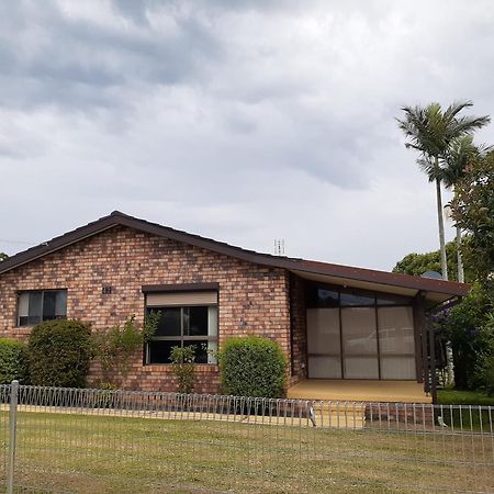 肯普西Quiet Property By The River住宿加早餐旅馆 外观 照片